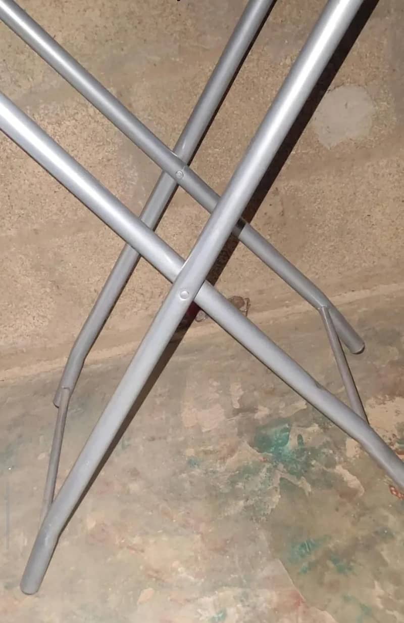Foldable Iron Stands 3