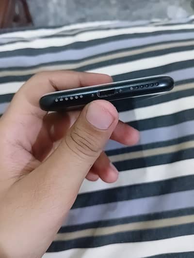 Apple iPhone SE