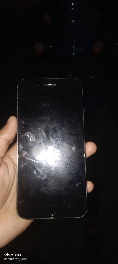 Apple iPhone 8 Plus 2
