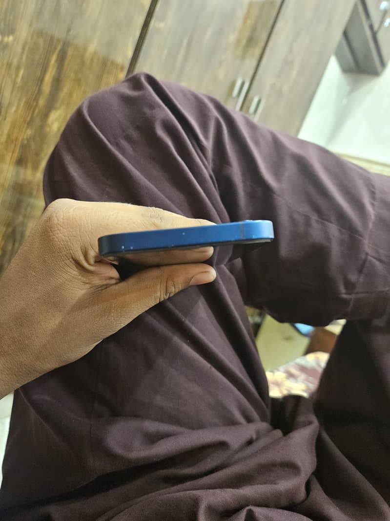 Apple iPhone 12 5
