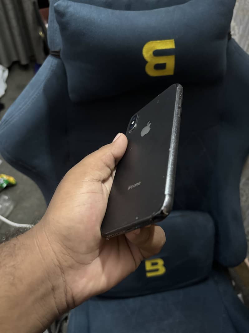Apple iPhone X 4