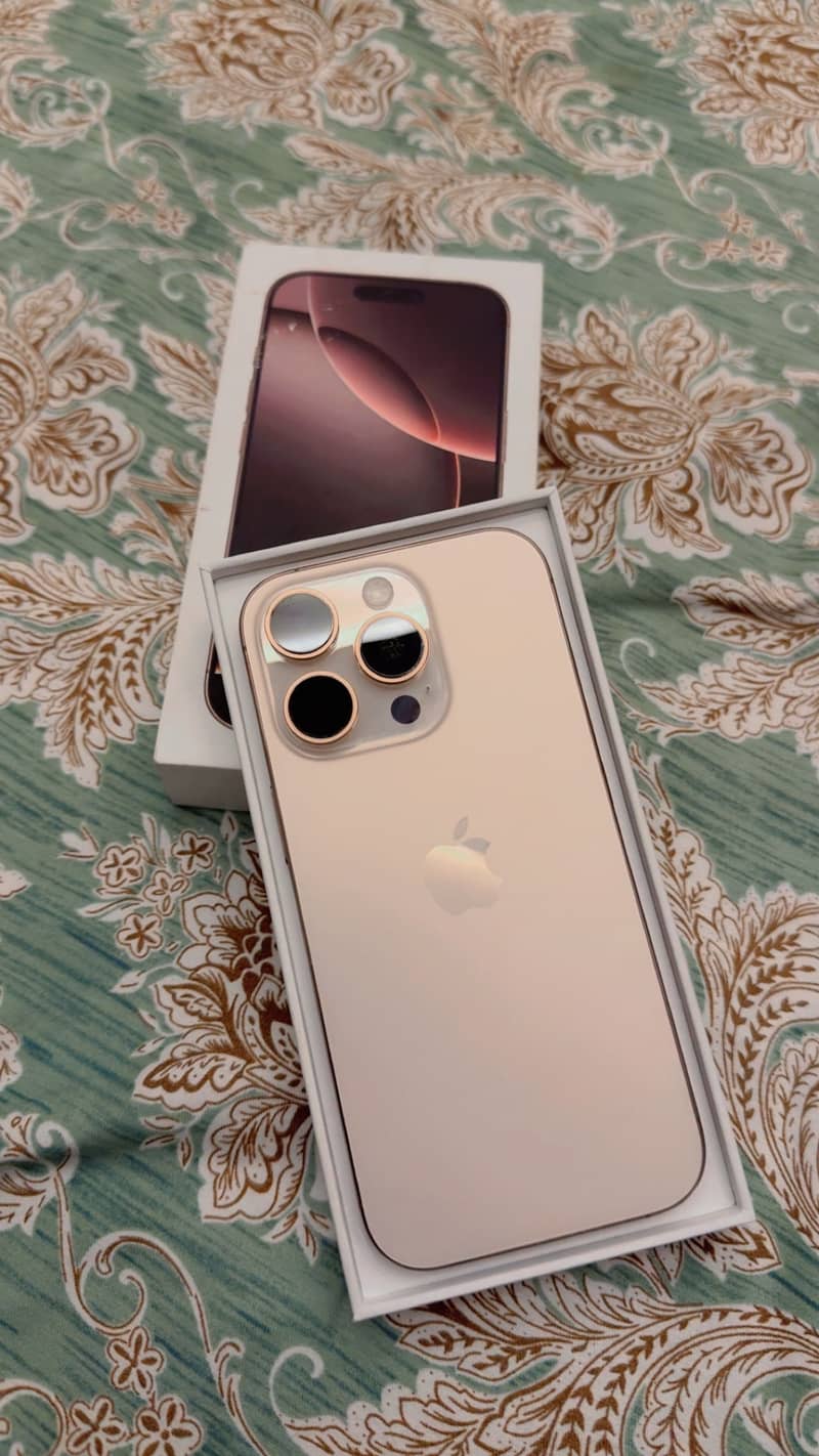 Apple iPhone 16 Pro 0
