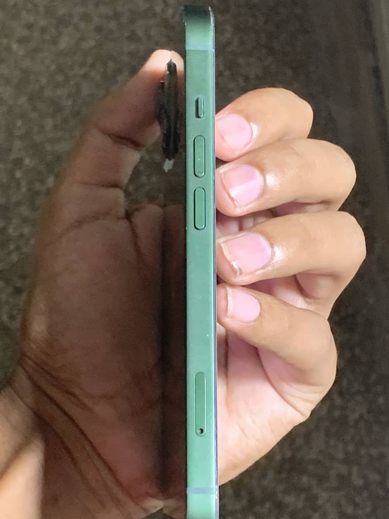 Apple iPhone 13 1