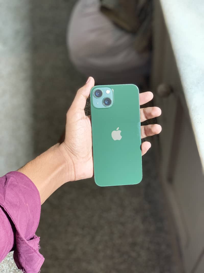 Apple iPhone 13 4