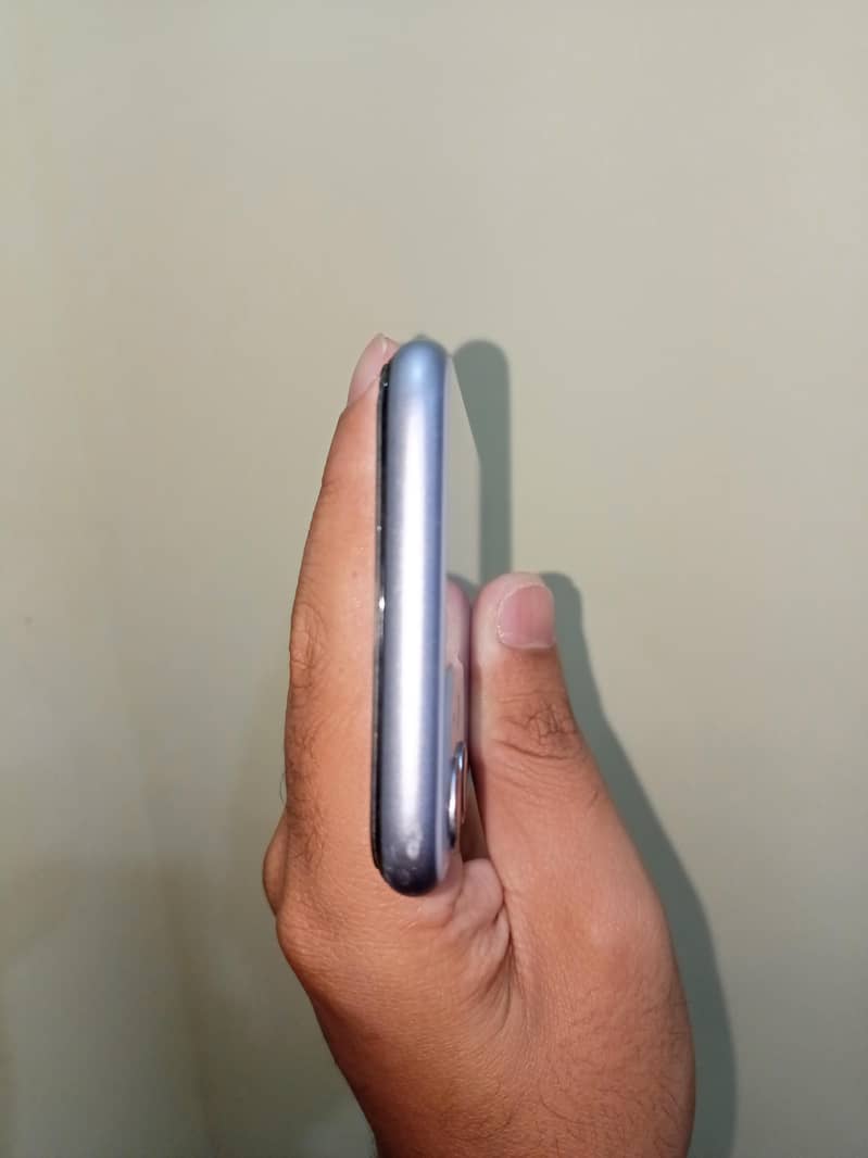 Apple iPhone 11 5