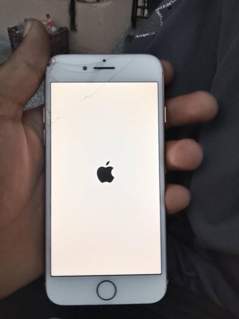 Apple iPhone 8 1