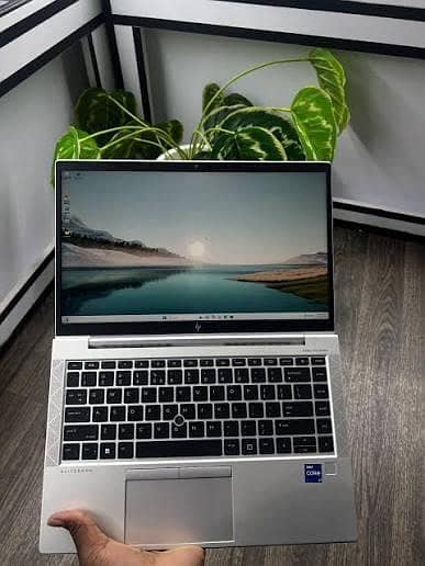 brand new condition 840 G8 11th generation core I5 8/ 256 nvme hy
