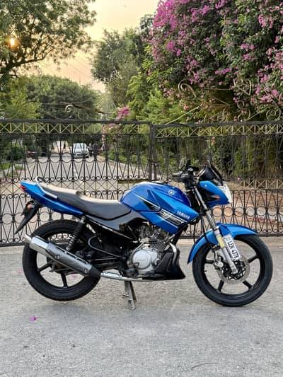 Yamaha ybr 2017 10/10 condition like new total genuine only 19000kms