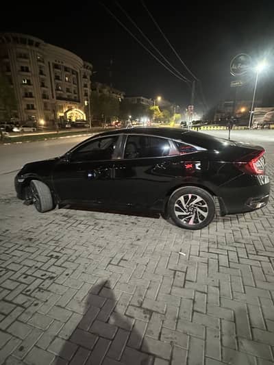 total genian condition ug full option secod owner genian millege