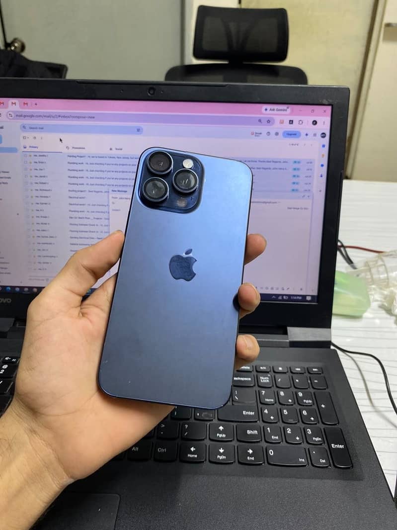 Apple iPhone 15 Pro Max 0
