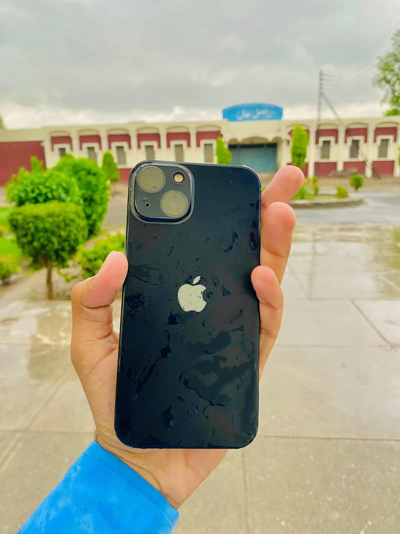 Apple iPhone 13 0