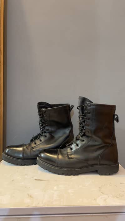 Hiking boots/ police boots long