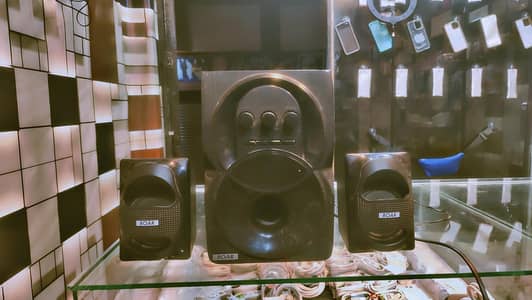Speaker with bass