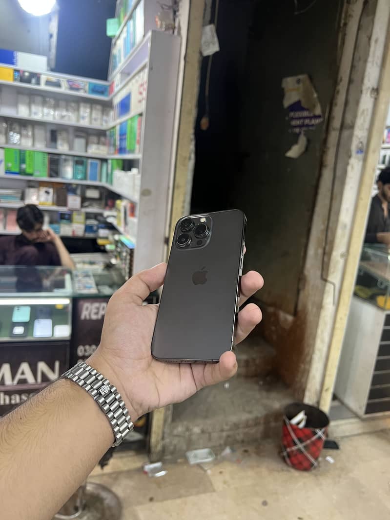 Apple iPhone 13 Pro 2
