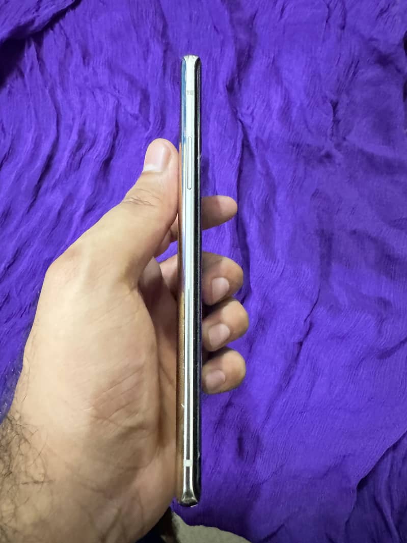One Plus 8 5G 4
