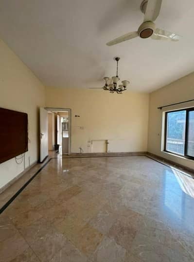 F-10 Upper Portion Available For Rent Beautiful Location