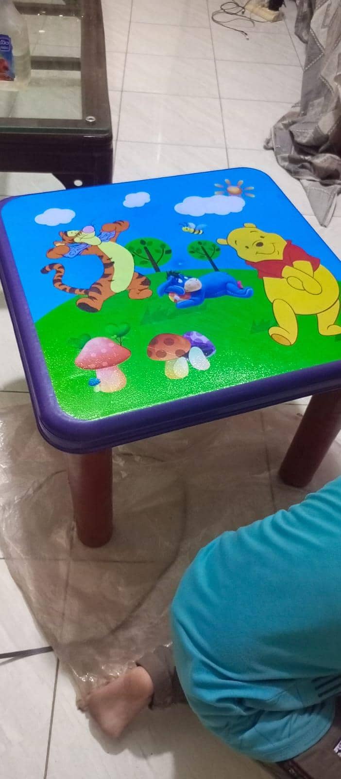 pooh table 0