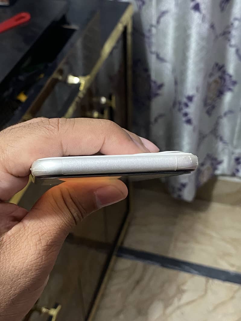 Apple iPhone 11 5