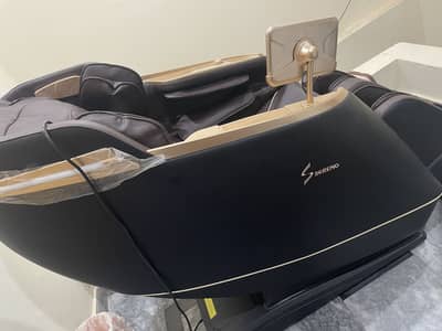 Massage chair sereno - model enzenio black and gold color