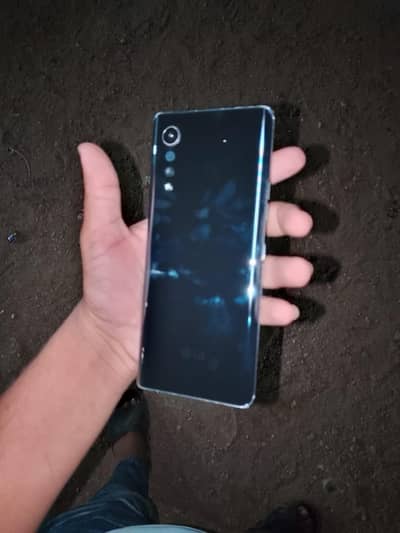 all okie hy 10 by 10 condition na abhi tak mobile khula hy emoled dspl