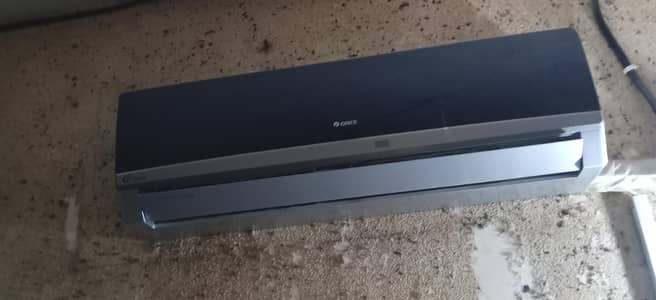 I am selling Gree G10 Invertor 1 Ton 3 Season Used (Perfect Working)