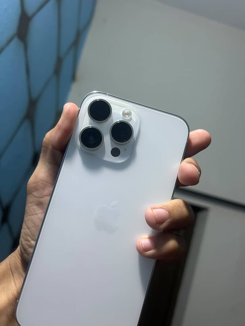 Apple iPhone 14 Pro Max 2