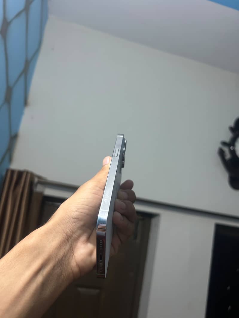 Apple iPhone 14 Pro Max 4