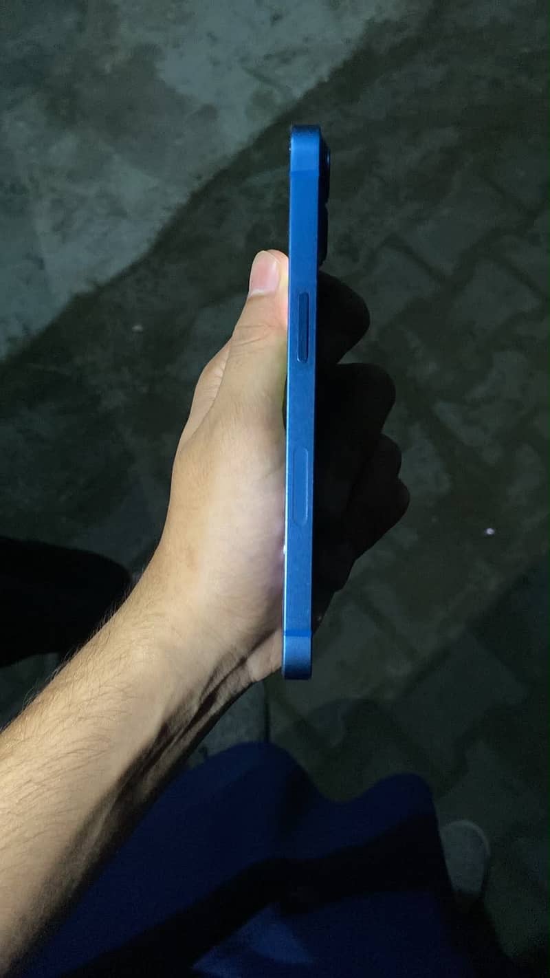 Apple iPhone 13 3
