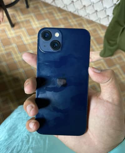 Apple iPhone 13