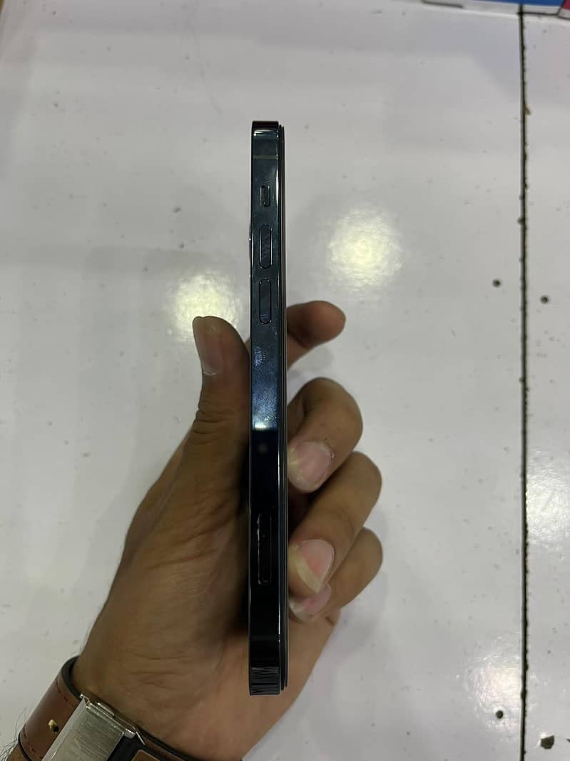 Apple iPhone 12 Pro Max 2
