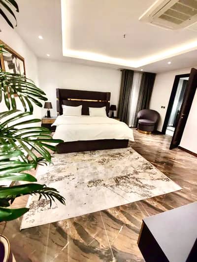 Luxury 2 bed apartment available for rent super hOt location