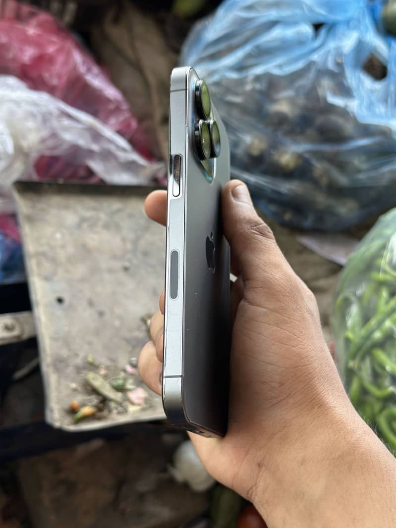 Apple iPhone 13 Pro 2