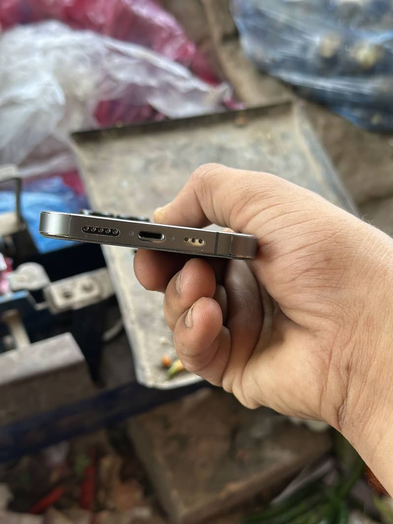 Apple iPhone 13 Pro 4