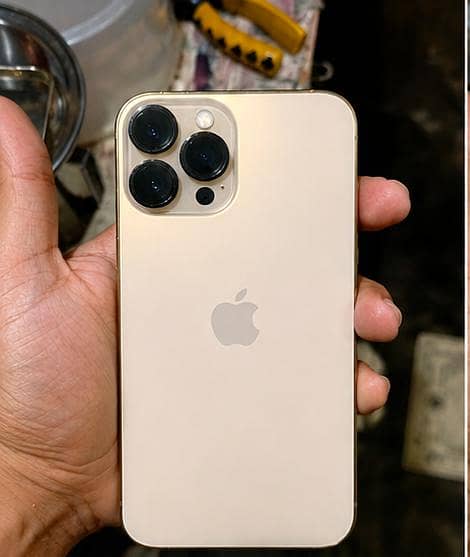 Apple iPhone 13 Pro Max 4