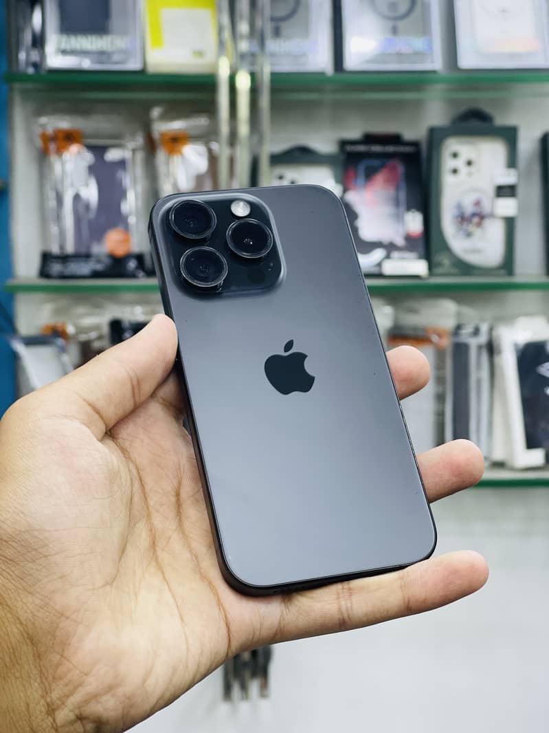Apple iPhone 15 Pro 3