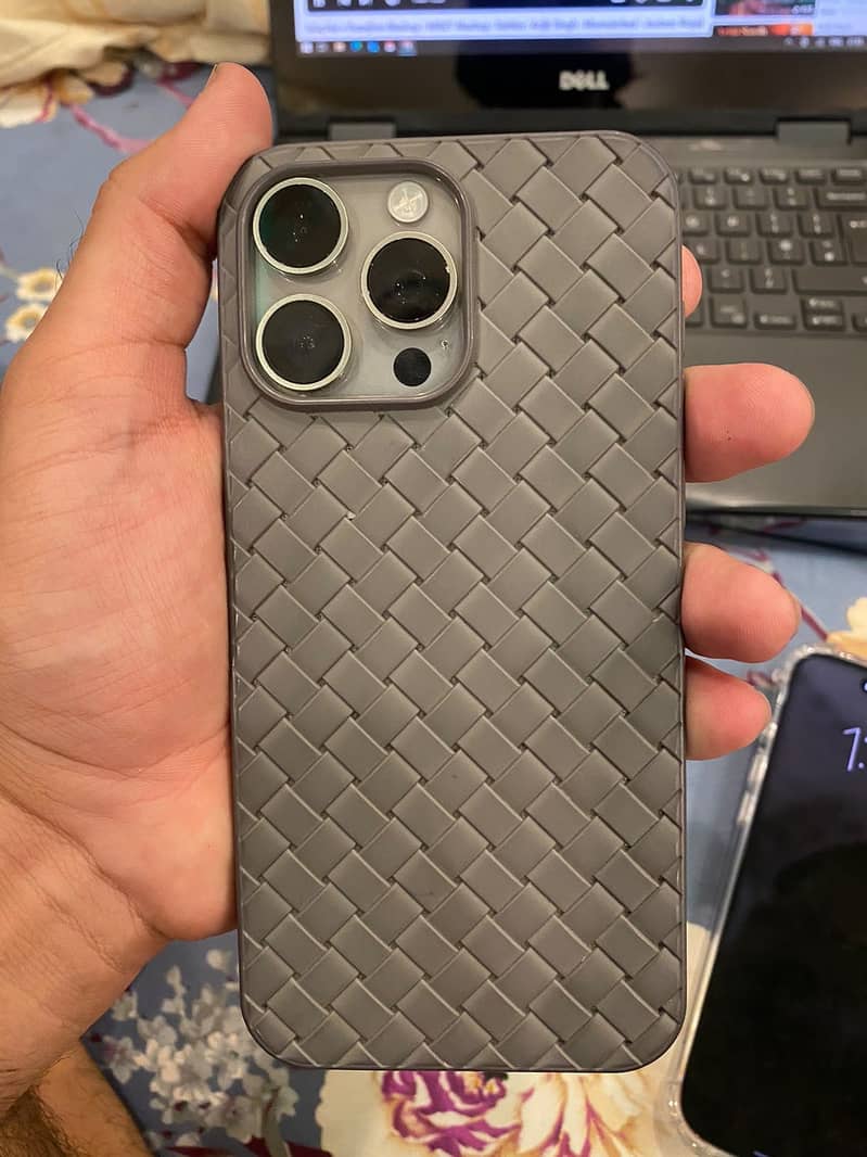 Apple iPhone 15 Pro Max 1