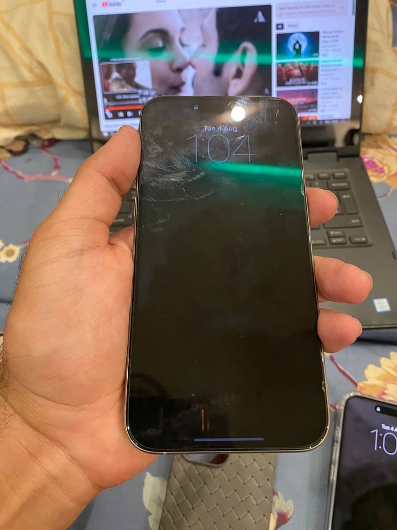 Apple iPhone 15 Pro Max 2