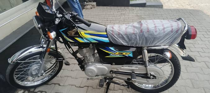 Honda CG 125 26 model Lahore Register 3500 km use good condition