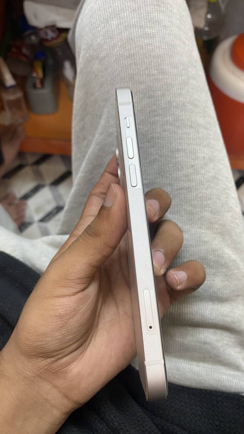 Apple iPhone 12 3