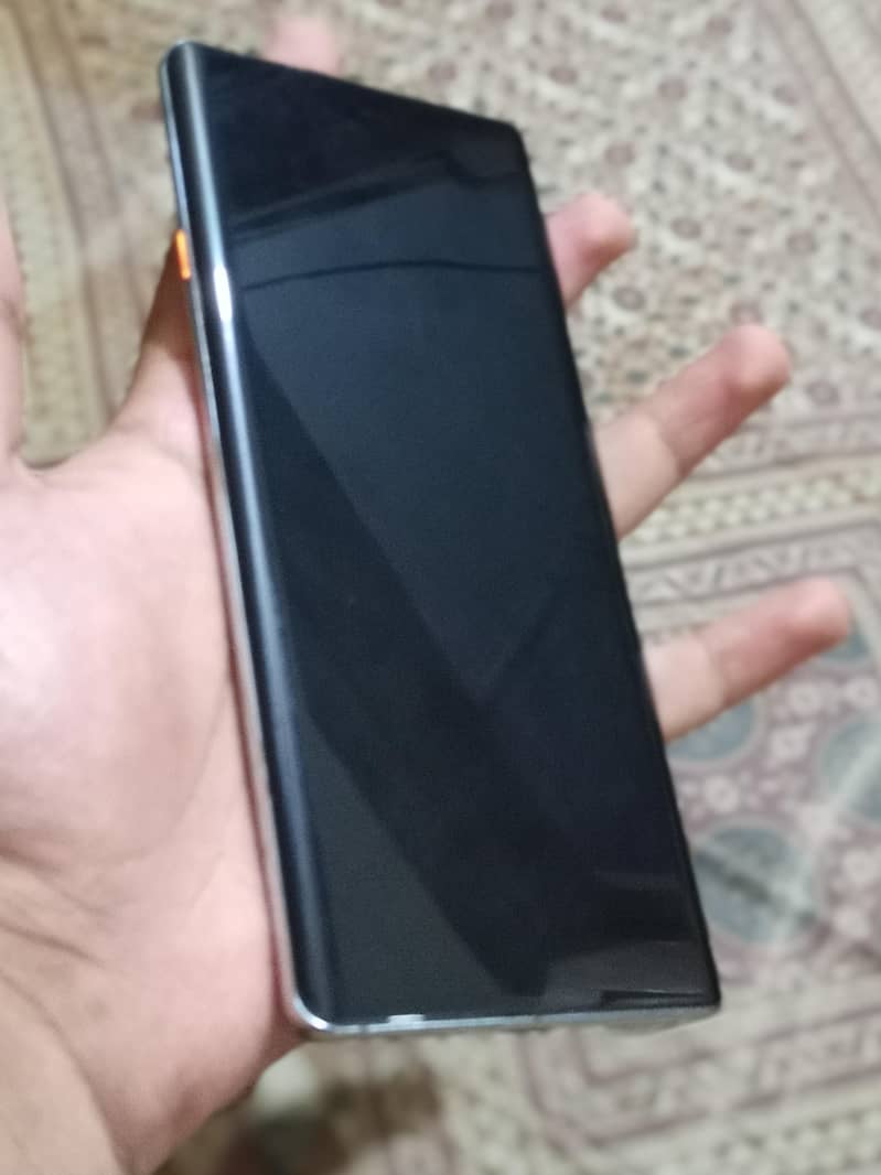 Tecno CAMON 40 Pro 1