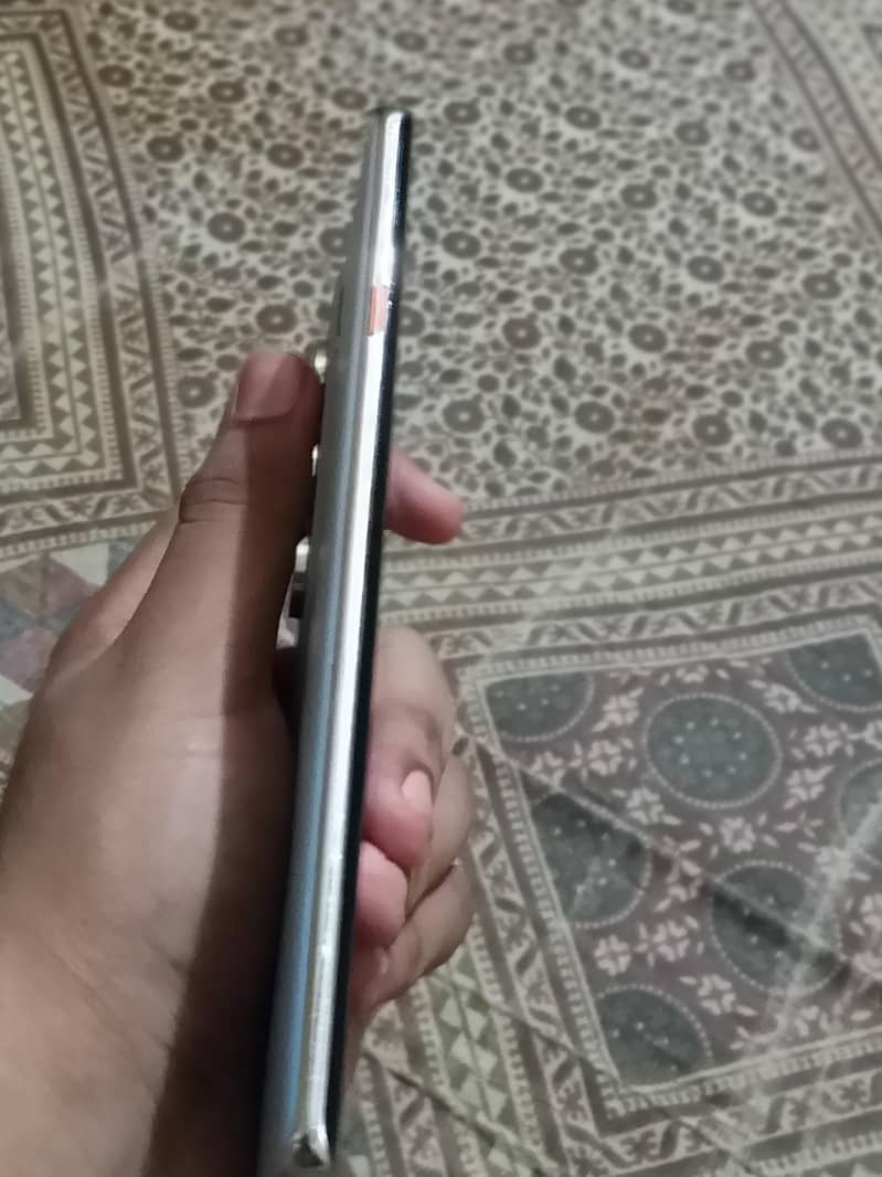 Tecno CAMON 40 Pro 4