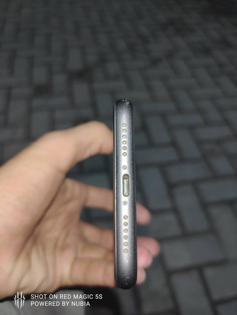 Apple iPhone 11 2