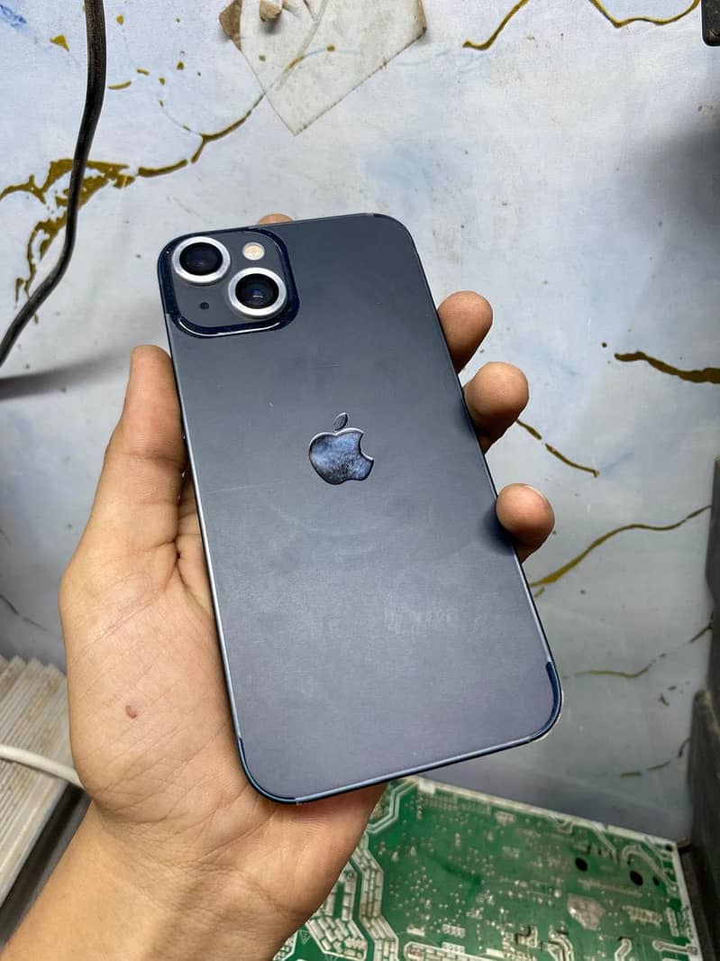 Apple iPhone 13 3