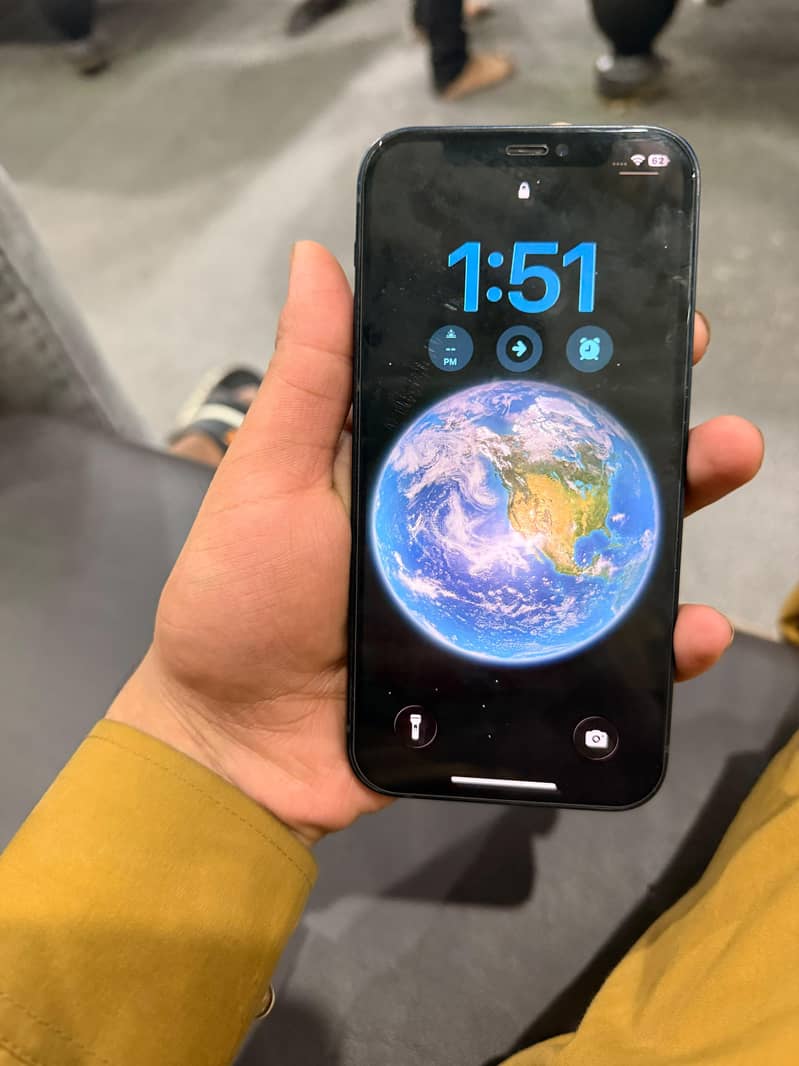 Apple iPhone 12 1