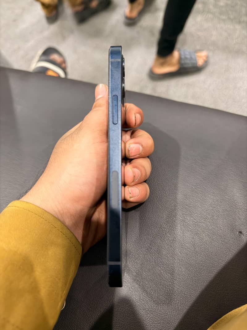 Apple iPhone 12 2