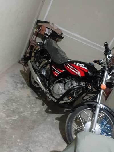 Suzuki 150 (2026) black neat and clean condition  Smooth Engine