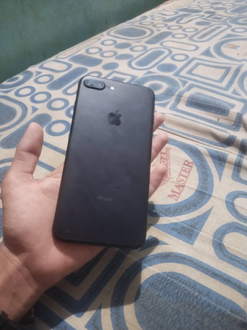 Apple iPhone 7 Plus 4