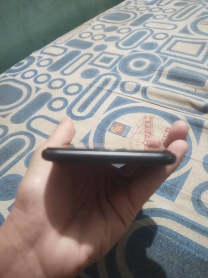 Apple iPhone 7 Plus 6