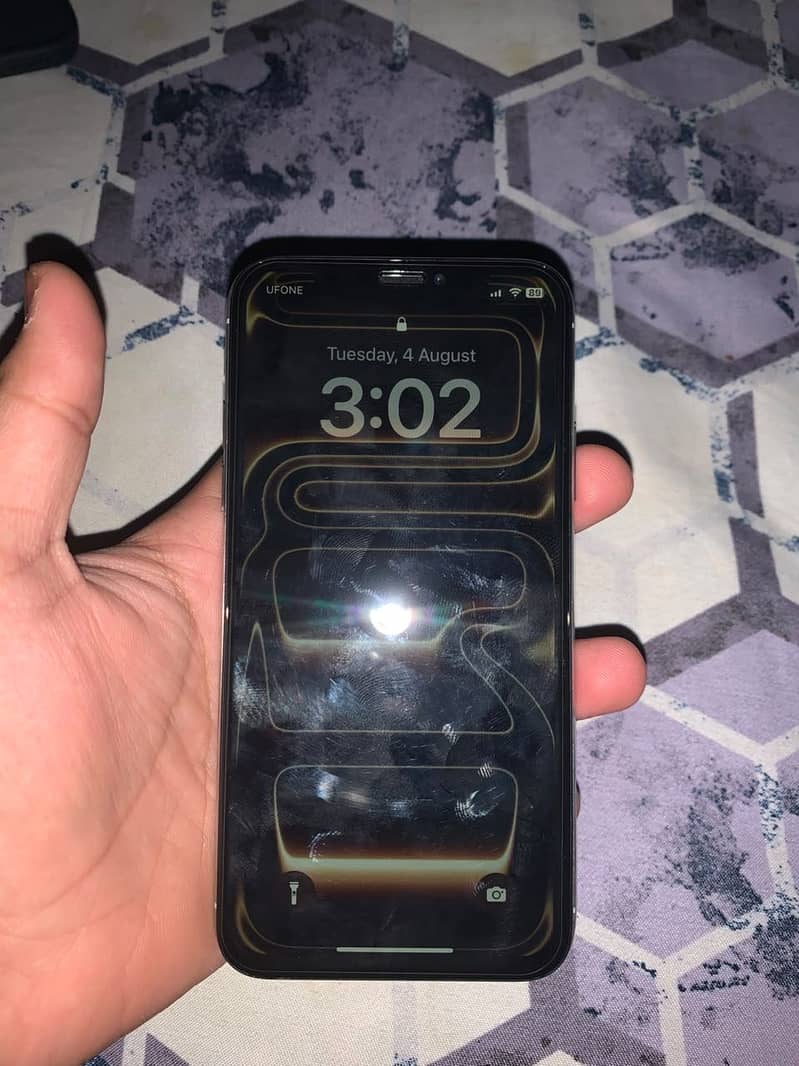 Apple iPhone X 4
