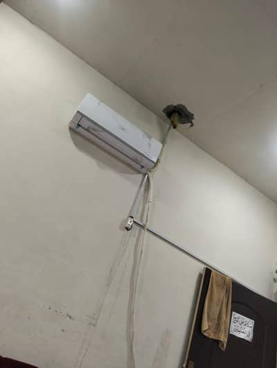 1 month use Kiya hua Hain AC